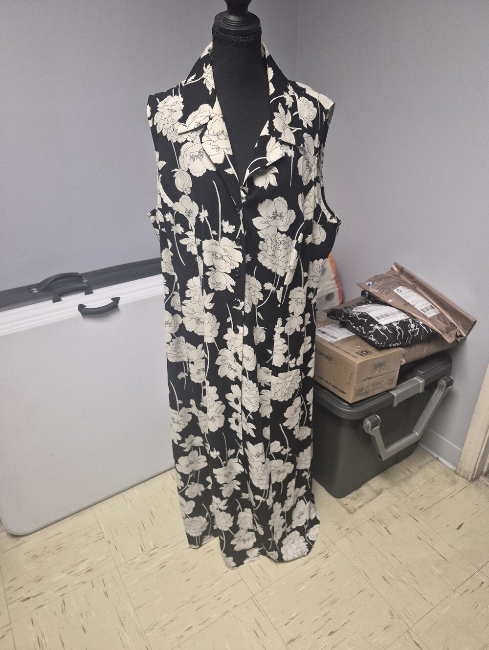 Black white floral maxi - Picture 2 of 4